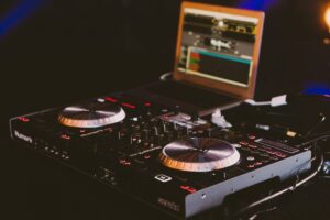 dj for events scaled