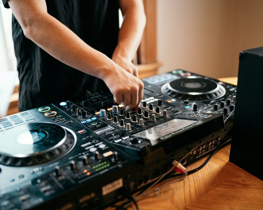 party DJ